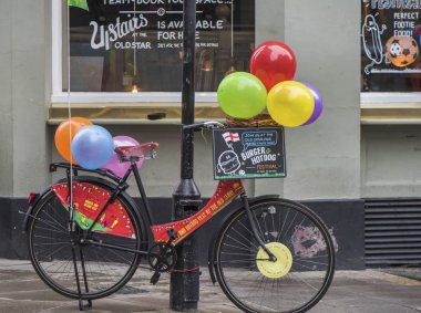 Sokak dekorasyon reklam