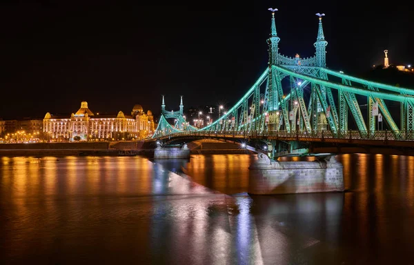 Freiheitsbrücke Nachtsicht Budapest — Stockfoto