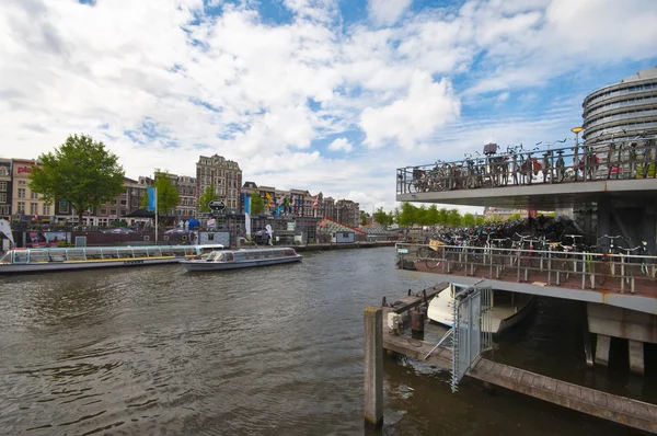 Na wodach amsterdam — Zdjęcie stockowe