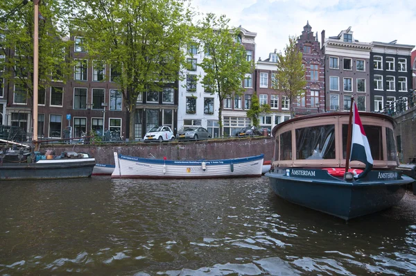 Sur les eaux d'Amsterdam — Photo