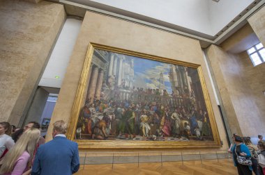 Louvre galerilerde