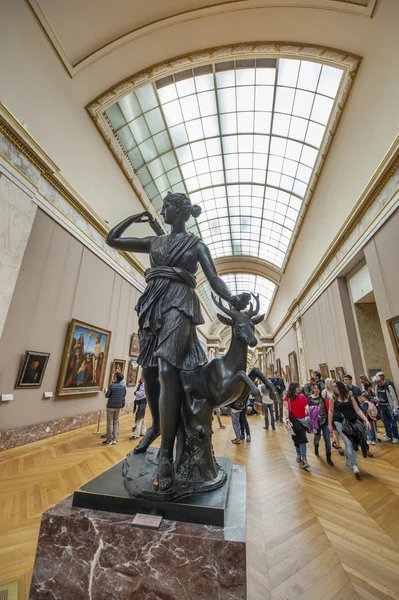 Dans les galeries du Louvre — Photo