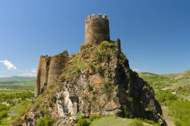 Atskuri, Samtskhe-Javakheti bölgesinde, Borjomi 'ye yaklaşık 30 kilometre uzaklıkta, Mtkvari (Kura) Nehri' nin sağ kıyısında yer alan bir Gürcistan feodal kalesidir..