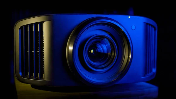 Proyector Cine Casa Gama Alta Jvc Luz Azul Amarilla — Foto de Stock