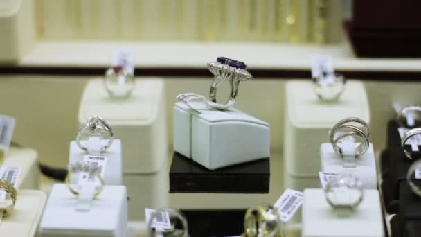 Anello da sposa girevole con colori caldi — Video Stock