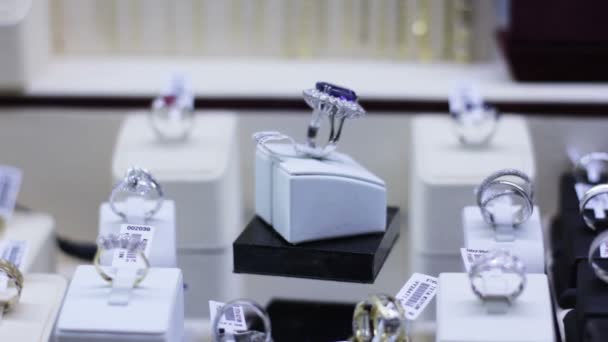 Anello da sposa girevole dalla vista offuscata — Video Stock