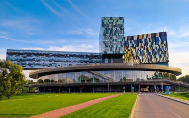 Moskova Yönetim Okulu SKOLKOVO Moskova Oblastı yakınlarındaki Moskova Oblastı 'nda bulunan bir yüksek lisans okuludur..