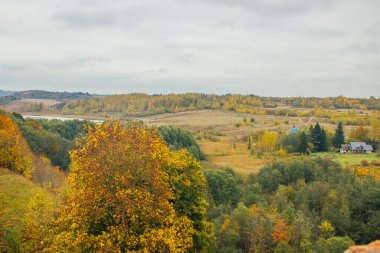 Izborsk kalesi Izborsk (Pskov bölgesi) şehrinde taştan bir kaledir. 1330 'da inşa edildi.