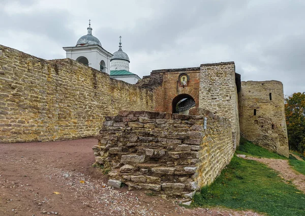 Fortaleza Izborsk Una Fortaleza Piedra Ciudad Izborsk Región Pskov Fue —  Fotos de Stock