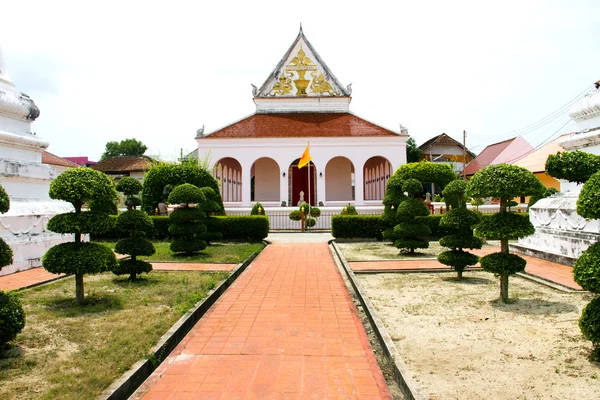 タイ ワット ・ プラチェートゥポンウィモンマンカラーラーム公開寺院建築 — ストック写真