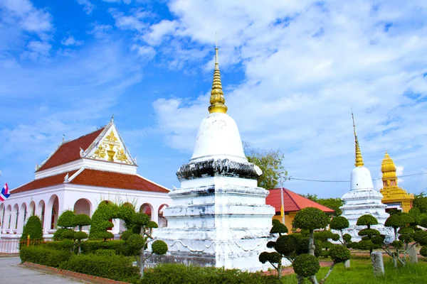 Arquitetura tailandesa em Wat Pho templo público — Fotografia de Stock