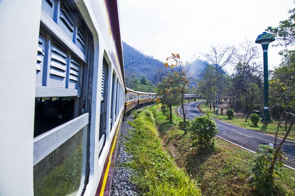 El tren fue llevado al destino . — Foto de Stock