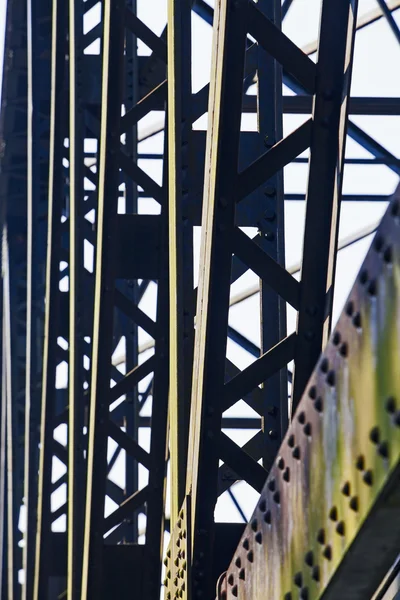 鉄道橋のリンクに基づいて鋼 — ストック写真