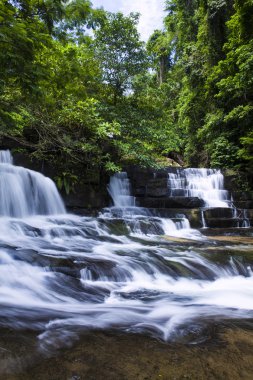 Huang Num Keaw şelale Koh Kood Trat Tayland.