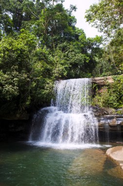 Huang Num Keaw şelale Koh Kood Trat Tayland.