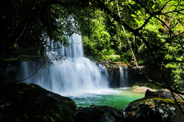 Huang Num Keaw wodospadu Koh Kood Trat Tajlandia. — Zdjęcie stockowe