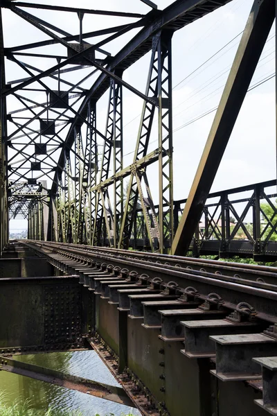 Alte Eisenbahnbrücke. — Stockfoto