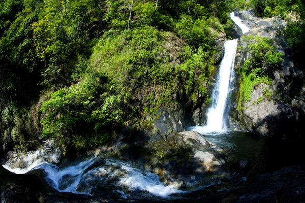 Mae pan Wasserfall — Stockfoto