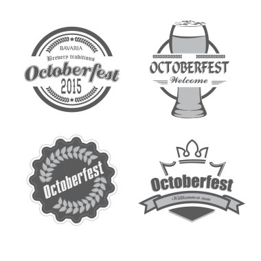 Bira Festivali Oktoberfest kutlamaları retro tarzı etiketleri, rozetleri ve logoları vektör çizim ayarla.