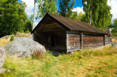 Boyanmamış mağaza ev