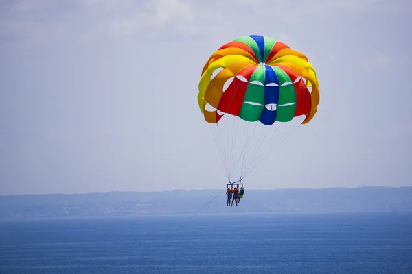 다채로운 낙하산 — 스톡 사진