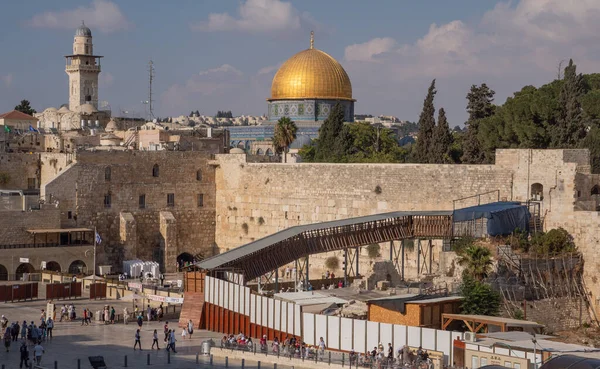 Western Wall and Dome of the Rock in the old city of Jerusalem, Israel. — Stock Photo, Image
