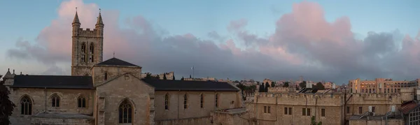 Jerusalem, St. Georges Anglican Cathedral in the early morning. Panorama view. — Foto Stock