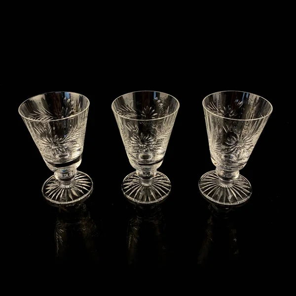 Ensemble Vintage Verres Vin Cristal Sur Fond Noir Isolé Gobelets — Photo