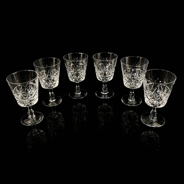 Conjunto Vintage Copos Vinho Cristal Fundo Isolado Preto Taças Vidro — Fotografia de Stock