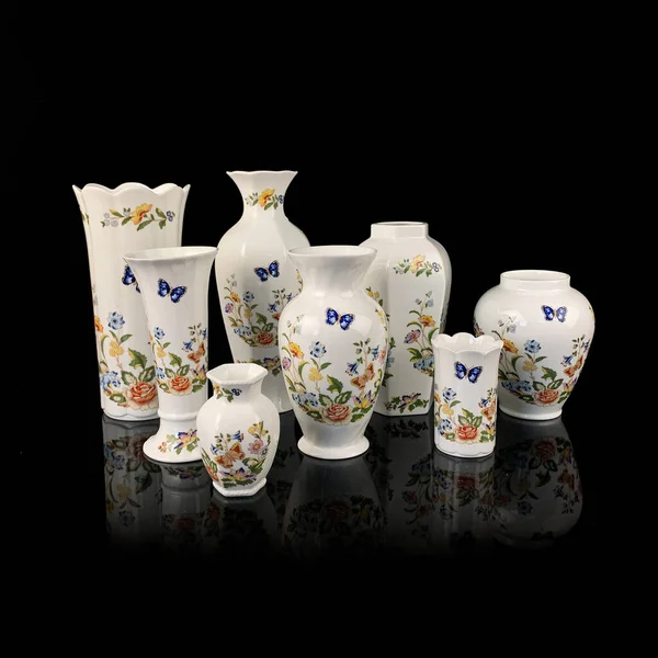 Set Antiker Porzellanvase Mit Floralem Muster Vase Auf Schwarzem Hintergrund — Stockfoto