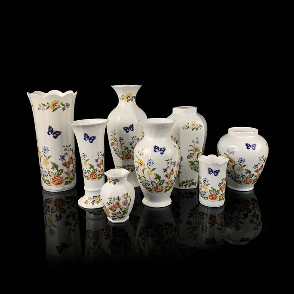 Set Antiker Porzellanvase Mit Floralem Muster Vase Auf Schwarzem Hintergrund — Stockfoto