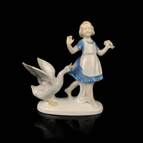 Porcelain Figurine Young Girl Goose Porcelain Vintage Girl Figurine — ストック写真