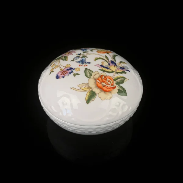 Ceramiczne Antyczne Pudełko Biżuterii Kwiatowymi Wzorami Zabytkowe Porcelanowe Pudełko Biżuterii — Zdjęcie stockowe