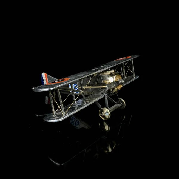 レトロな飛行機のフィギュア アンティーク飛行機フィギュア — ストック写真