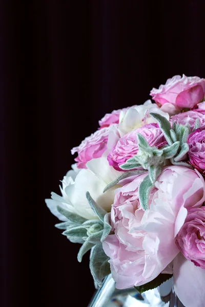 Bir buket gül peonies — Stok fotoğraf