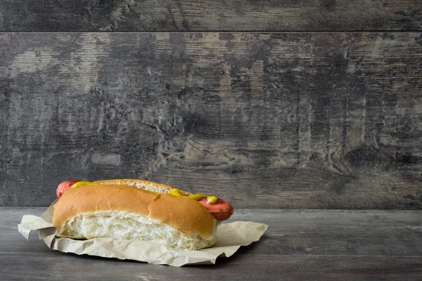 Hot dogs with mustard and ketchup — Stock Photo, Image
