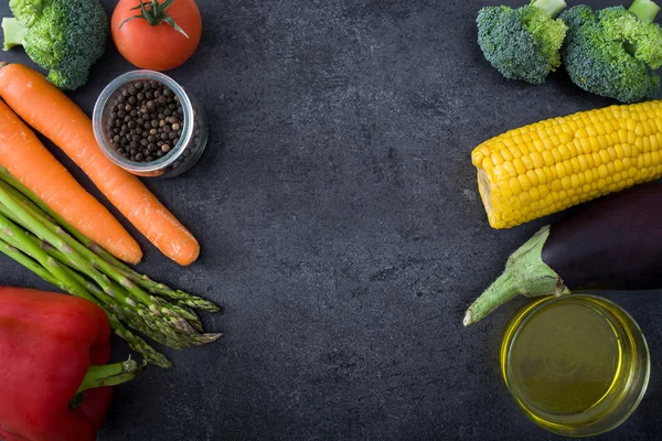 Warzywa na stół łupków — Zdjęcie stockowe