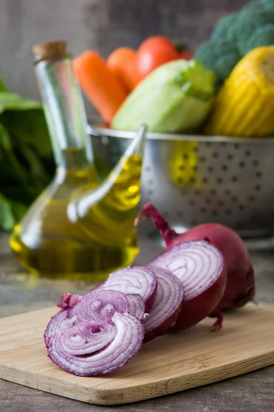 Produtos hortícolas e azeite — Fotografia de Stock