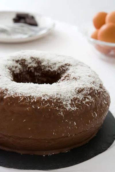 Schokolade und Kokosnusskuchen — Stockfoto