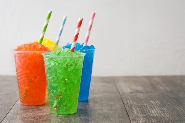 Ahşap üzerine renkli yaz slushies