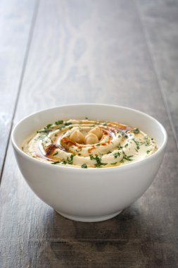 Humus bir rustik ahşap tablo