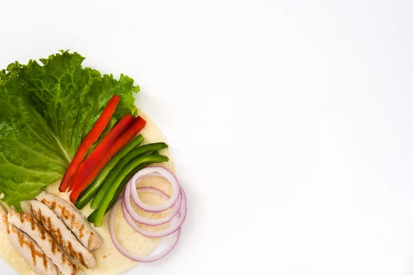 Mexikanische Fajitas-Zutaten isoliert auf weißem Hintergrund — Stockfoto