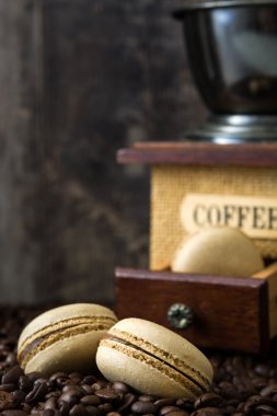 Kahve macaroons ve Kahve değirmeni