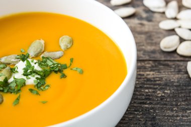 Balkabağı çorbası ve kabak çekirdeği