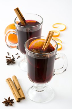 Noel beyaz arka plan üzerinde izole şarap mulled