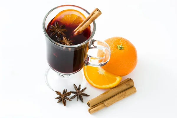 Weihnachten Glühwein isoliert auf weißem Hintergrund — Stockfoto