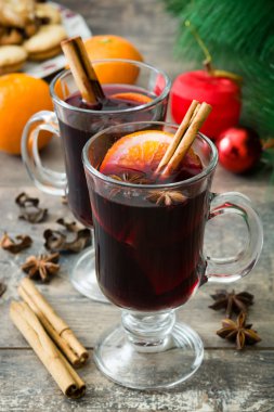 Noel ahşap masa şarap mulled