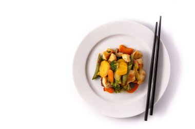 Kızarmış tavuğu sebzelerle karıştır. Üst Manzara. Boşluğu kopyala