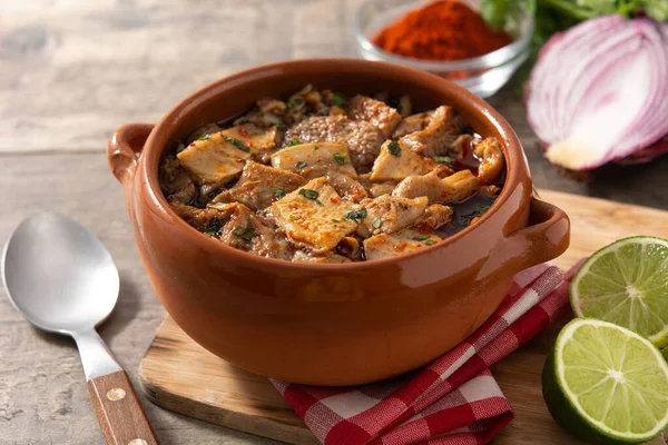 Sopa Tradicional Mondongo Menudo Sobre Mesa Madera — Foto de Stock