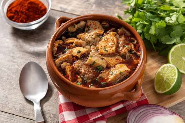 Sopa Tradicional Mondongo Menudo Sobre Mesa Madera — Foto de Stock